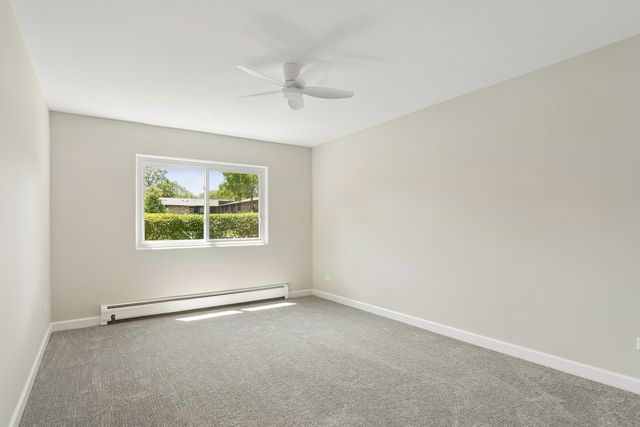 2642 N Windsor Drive 103, Arlington Heights, IL 60004