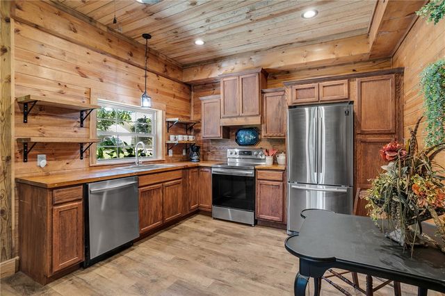 259 Winstead Road, West Union, SC 29696