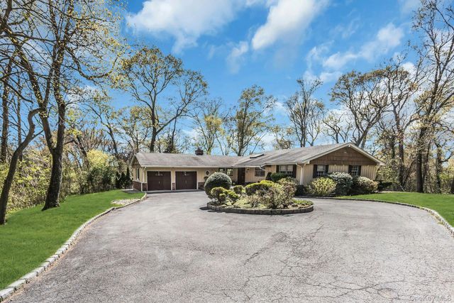 16 Buckingham Drive, Dix Hills, NY 11746