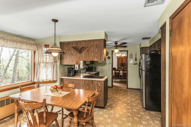 16 Buckingham Drive, Dix Hills, NY 11746