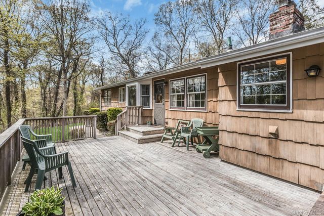 16 Buckingham Drive, Dix Hills, NY 11746