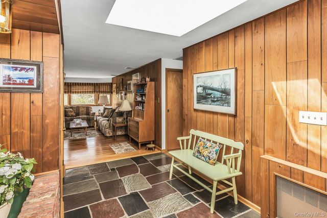 16 Buckingham Drive, Dix Hills, NY 11746