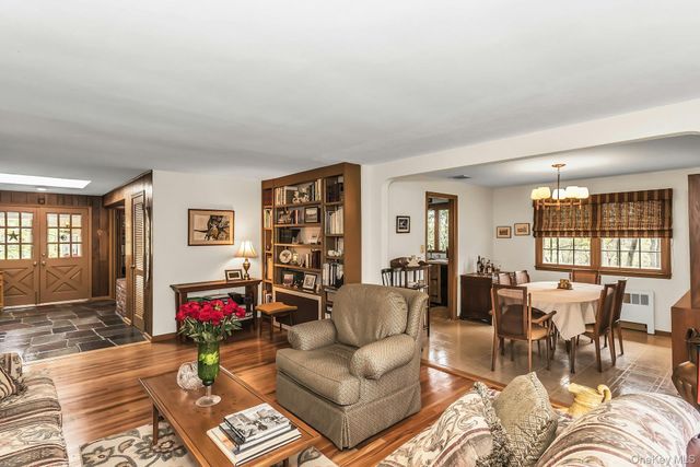 16 Buckingham Drive, Dix Hills, NY 11746