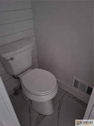 7 Cheltenham Place 707, Sayreville, NJ 08872