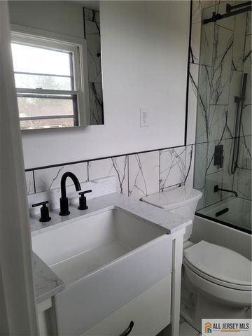 7 Cheltenham Place 707, Sayreville, NJ 08872