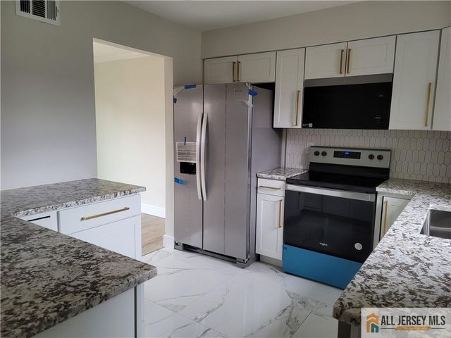 7 Cheltenham Place 707, Sayreville, NJ 08872