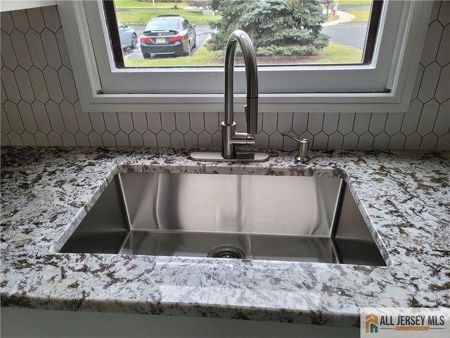 7 Cheltenham Place 707, Sayreville, NJ 08872