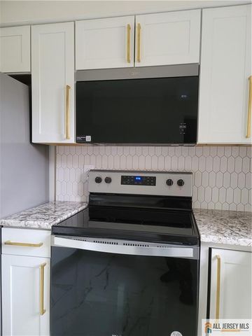 7 Cheltenham Place 707, Sayreville, NJ 08872