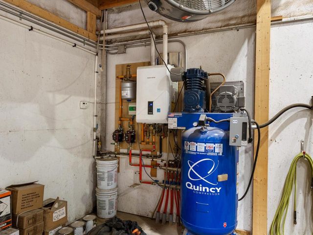 3106 E County Highway V, Mishicot, WI 54228