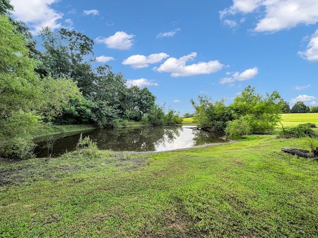 271 Louis Tuttle Rd, Westmoreland, TN 37186