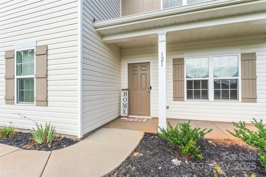 121 Asbury Place, Lexington, NC 27295