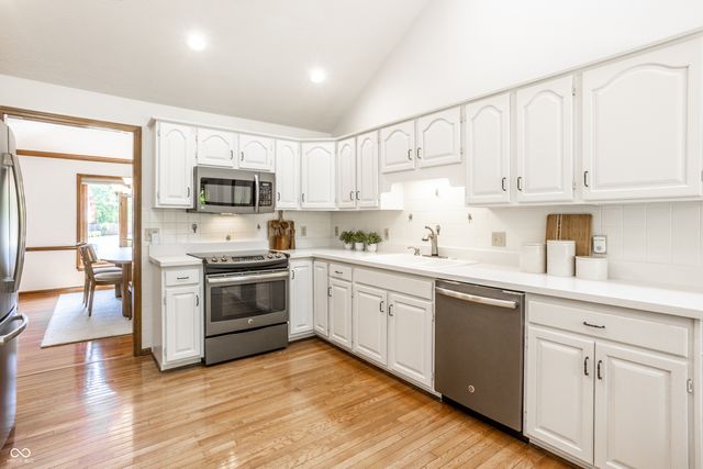942 Arrowwood Drive, Carmel, IN 46033