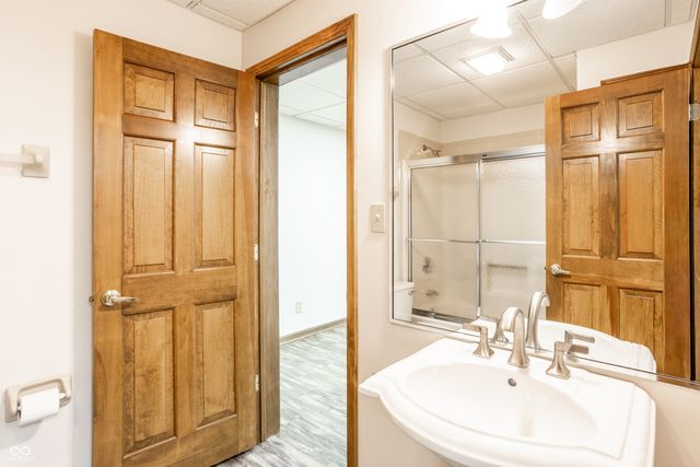 942 Arrowwood Drive, Carmel, IN 46033