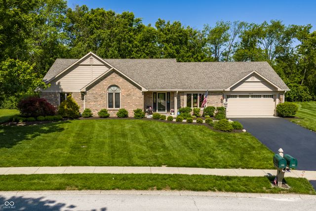 942 Arrowwood Drive, Carmel, IN 46033