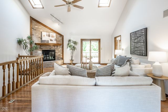 942 Arrowwood Drive, Carmel, IN 46033