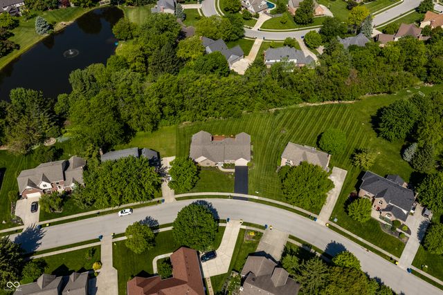 942 Arrowwood Drive, Carmel, IN 46033