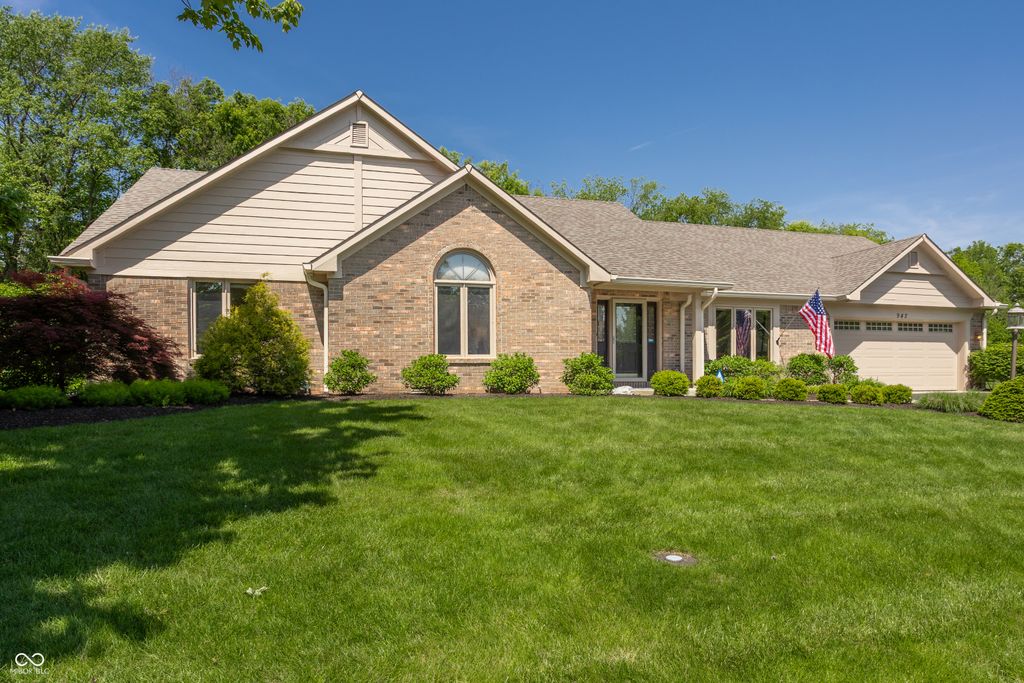 942 Arrowwood Drive, Carmel, IN 46033