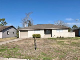 303 Brigadoon Lane, Friendswood, TX 77546