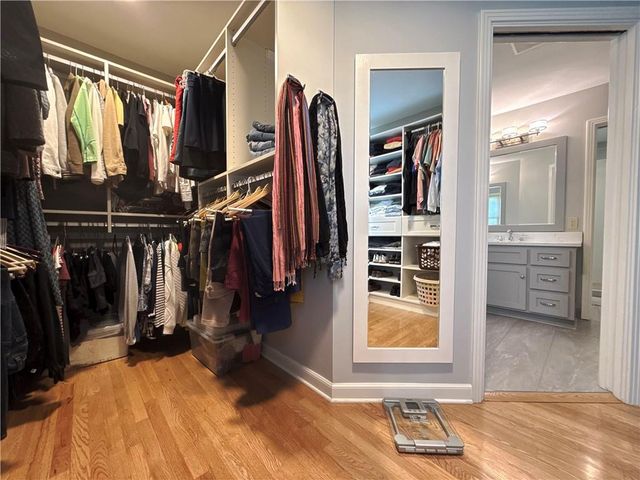 9728 High Drive, Leawood, KS 66206