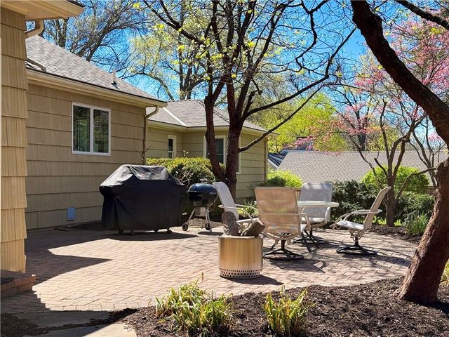 9728 High Drive, Leawood, KS 66206