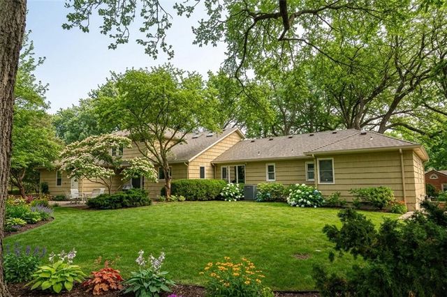 9728 High Drive, Leawood, KS 66206