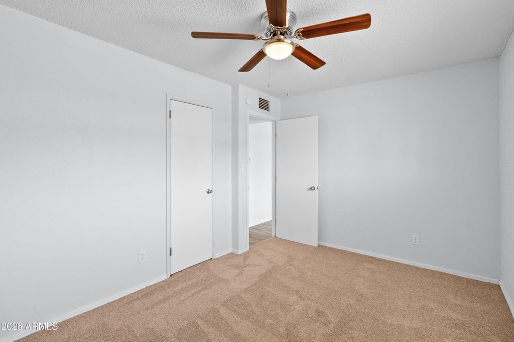 Image 9 of property listing at 1638 W DESERT COVE Avenue W b, Phoenix, AZ 85029