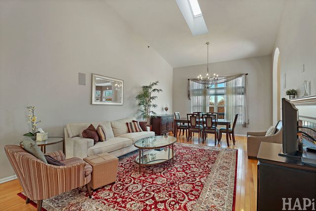 274 Prairie View Lane 274, Wheeling, IL 60090