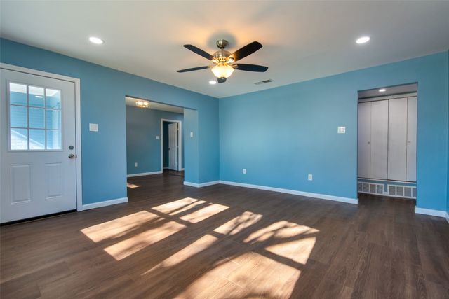 1701 Merrywood Way, Gainesville, TX 76240