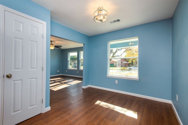 1701 Merrywood Way, Gainesville, TX 76240
