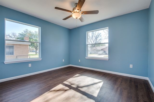 1701 Merrywood Way, Gainesville, TX 76240