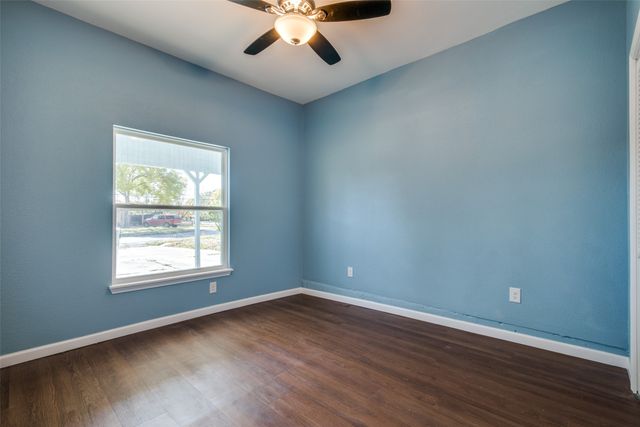 1701 Merrywood Way, Gainesville, TX 76240
