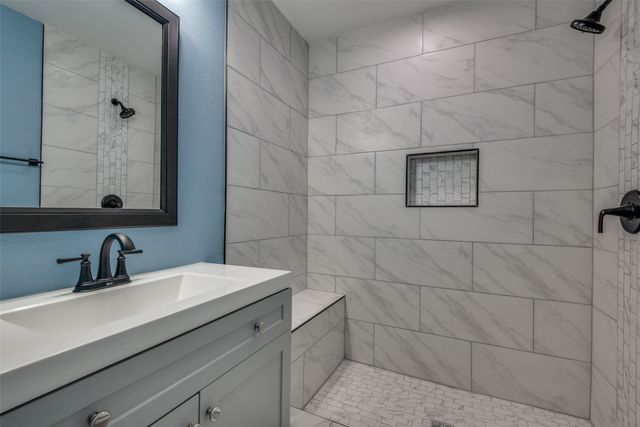 1701 Merrywood Way, Gainesville, TX 76240