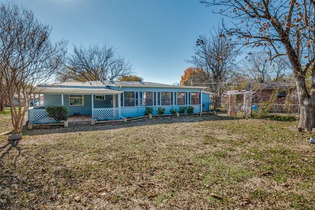 1701 Merrywood Way, Gainesville, TX 76240