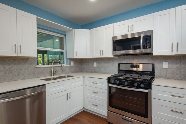 1701 Merrywood Way, Gainesville, TX 76240