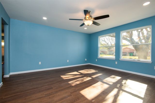 1701 Merrywood Way, Gainesville, TX 76240