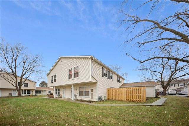 2166 N Heather Lane 43A, Palatine, IL 60074
