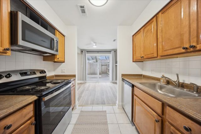 2166 N Heather Lane 43A, Palatine, IL 60074
