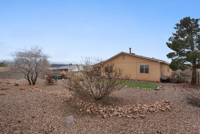 6983 Clark Hills Drive NE, Rio Rancho, NM 87144