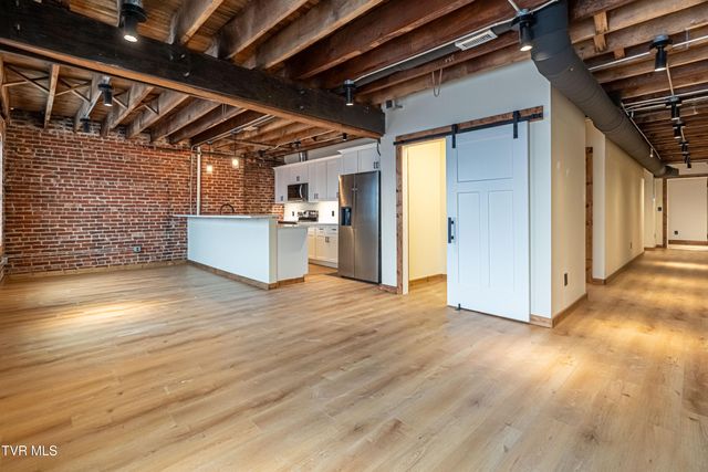 453 East Main Street 400, Kingsport, TN 37660