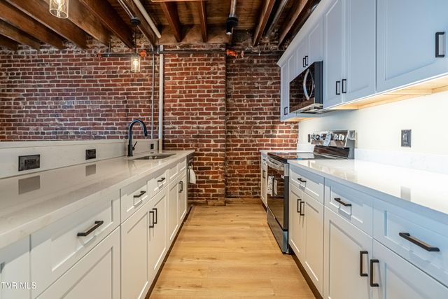 453 East Main Street 400, Kingsport, TN 37660