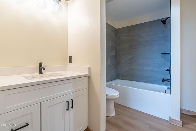 453 East Main Street 400, Kingsport, TN 37660