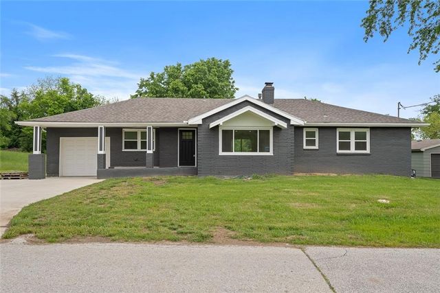 112 W Kay Street, Lansing, KS 66043