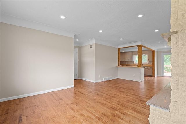 112 W Kay Street, Lansing, KS 66043