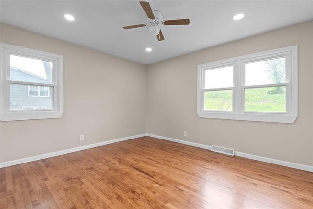 112 W Kay Street, Lansing, KS 66043