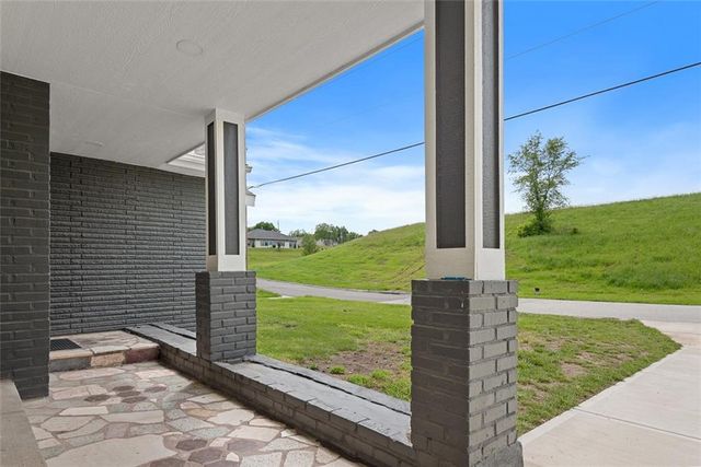112 W Kay Street, Lansing, KS 66043