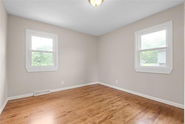 112 W Kay Street, Lansing, KS 66043