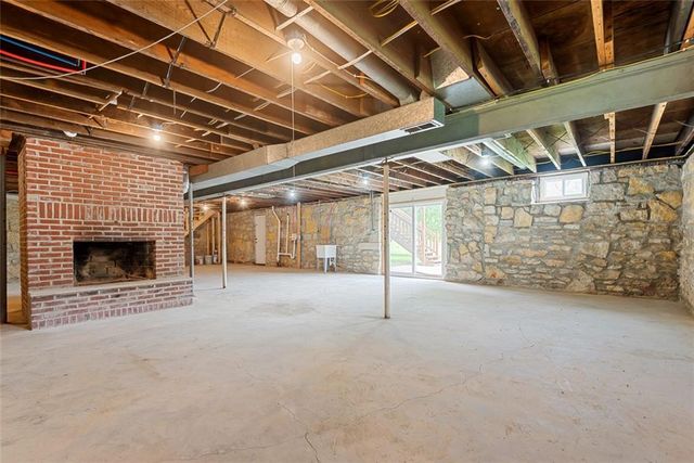 112 W Kay Street, Lansing, KS 66043