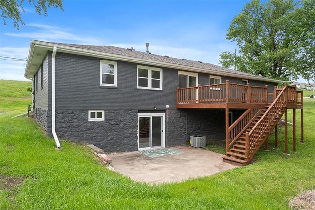 112 W Kay Street, Lansing, KS 66043