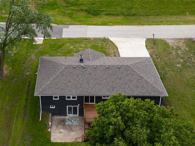 112 W Kay Street, Lansing, KS 66043