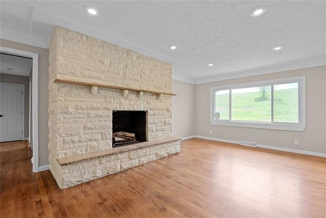 112 W Kay Street, Lansing, KS 66043